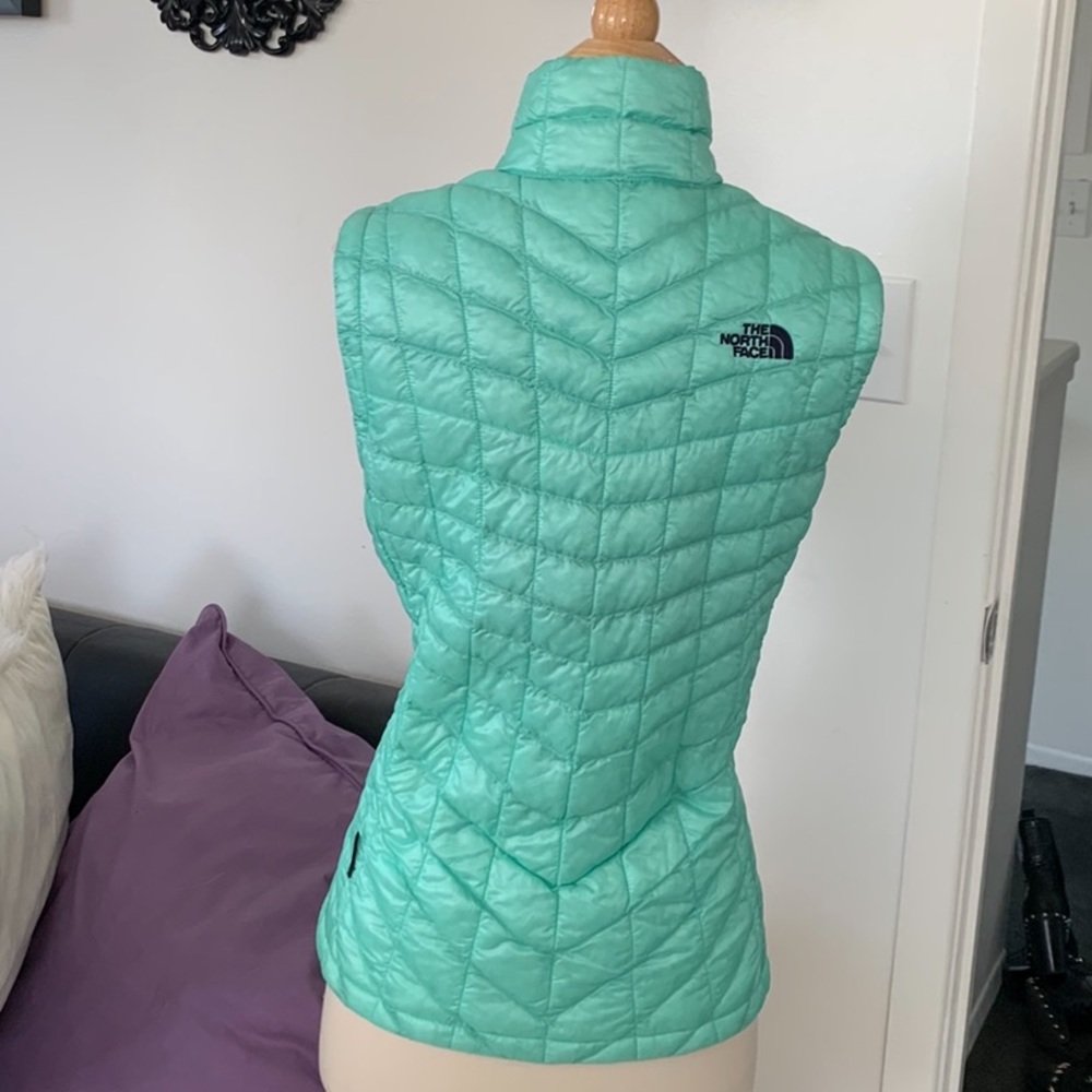 ‼️SOLD‼️The North Face Thermoball Green Vest - Picture 2 of 13
